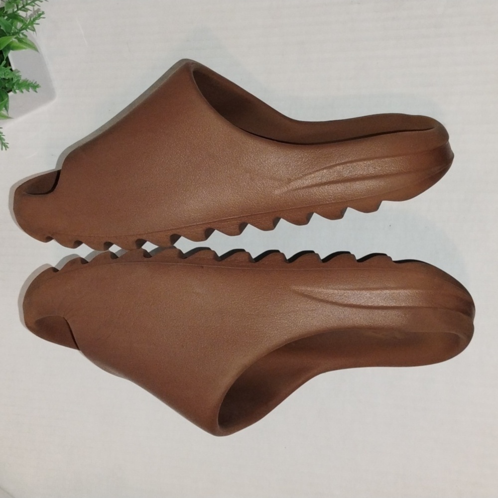 Yeezy Slides. Brown in Color. Men's size 10. - Picture 5 of 14